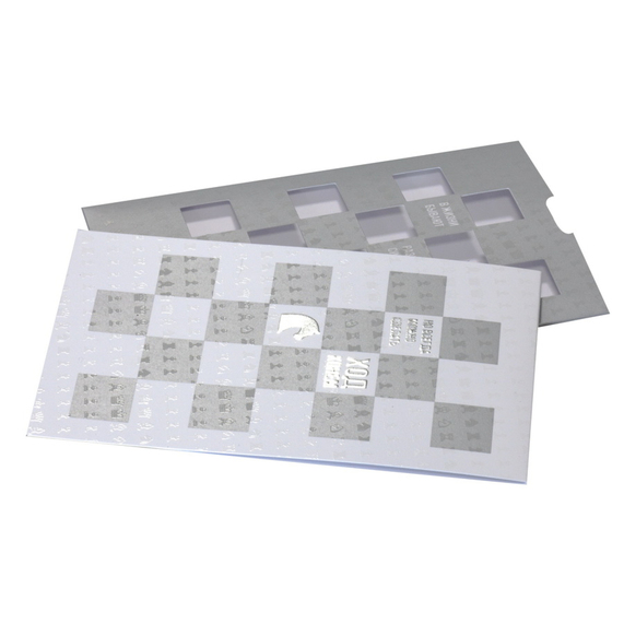 [Открытка из серии «Ход конем»]